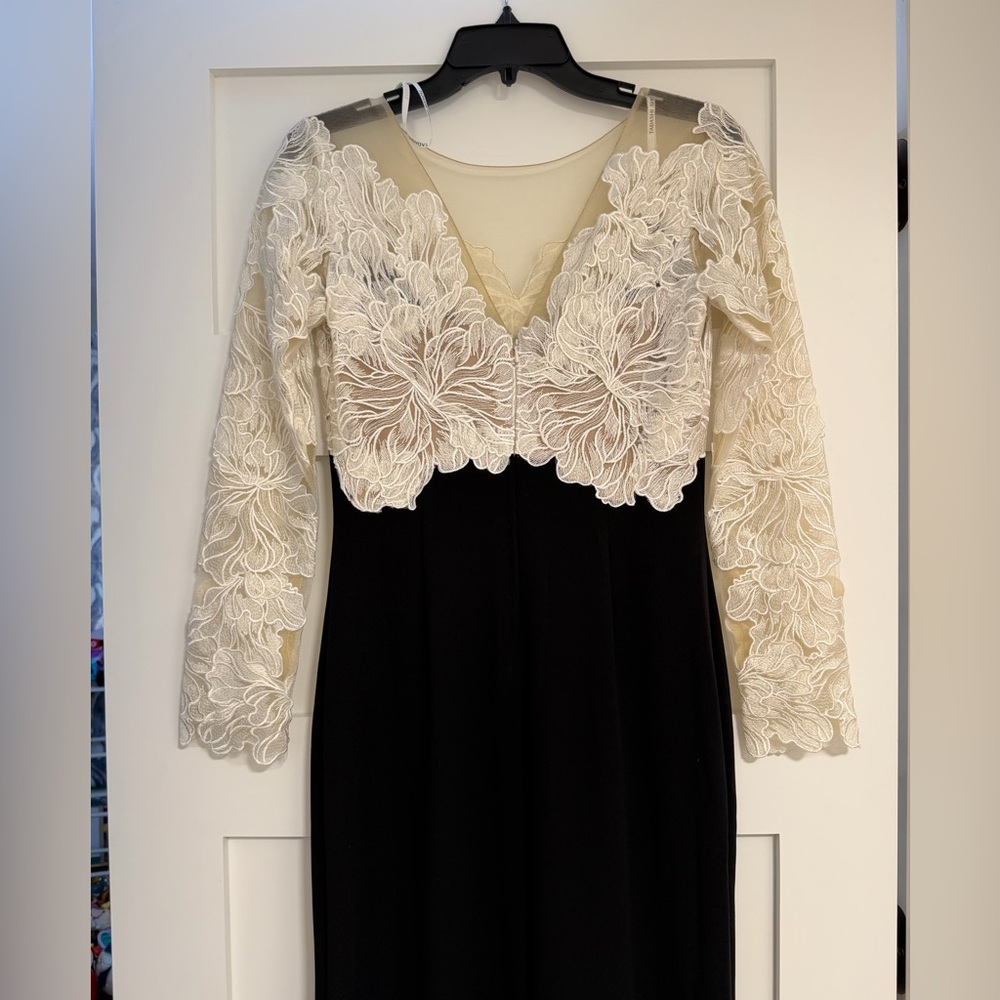 NEW Tadashi Shoji Black Gown with Ivory Lace Bodice Size 2 - Picture 12 of 13
